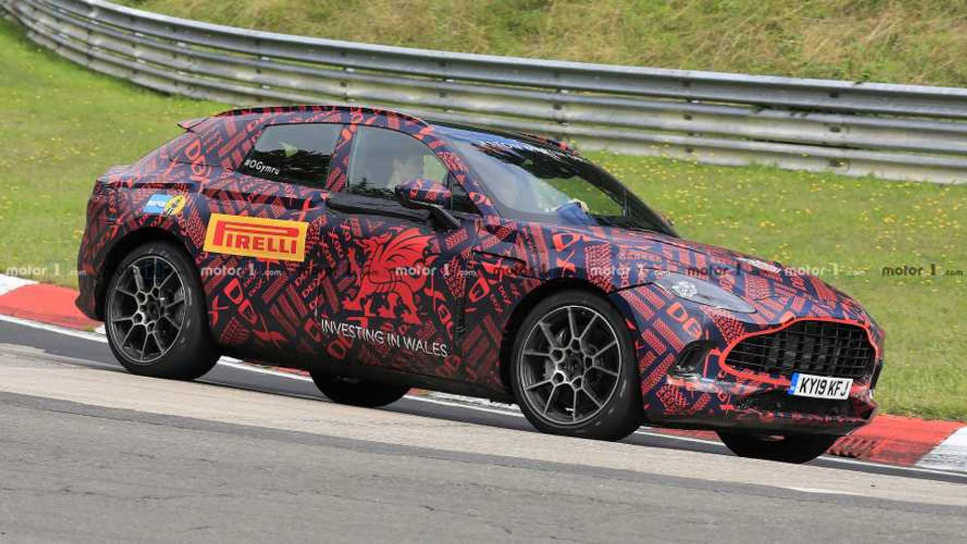 Aston Martix DBX new spy photo