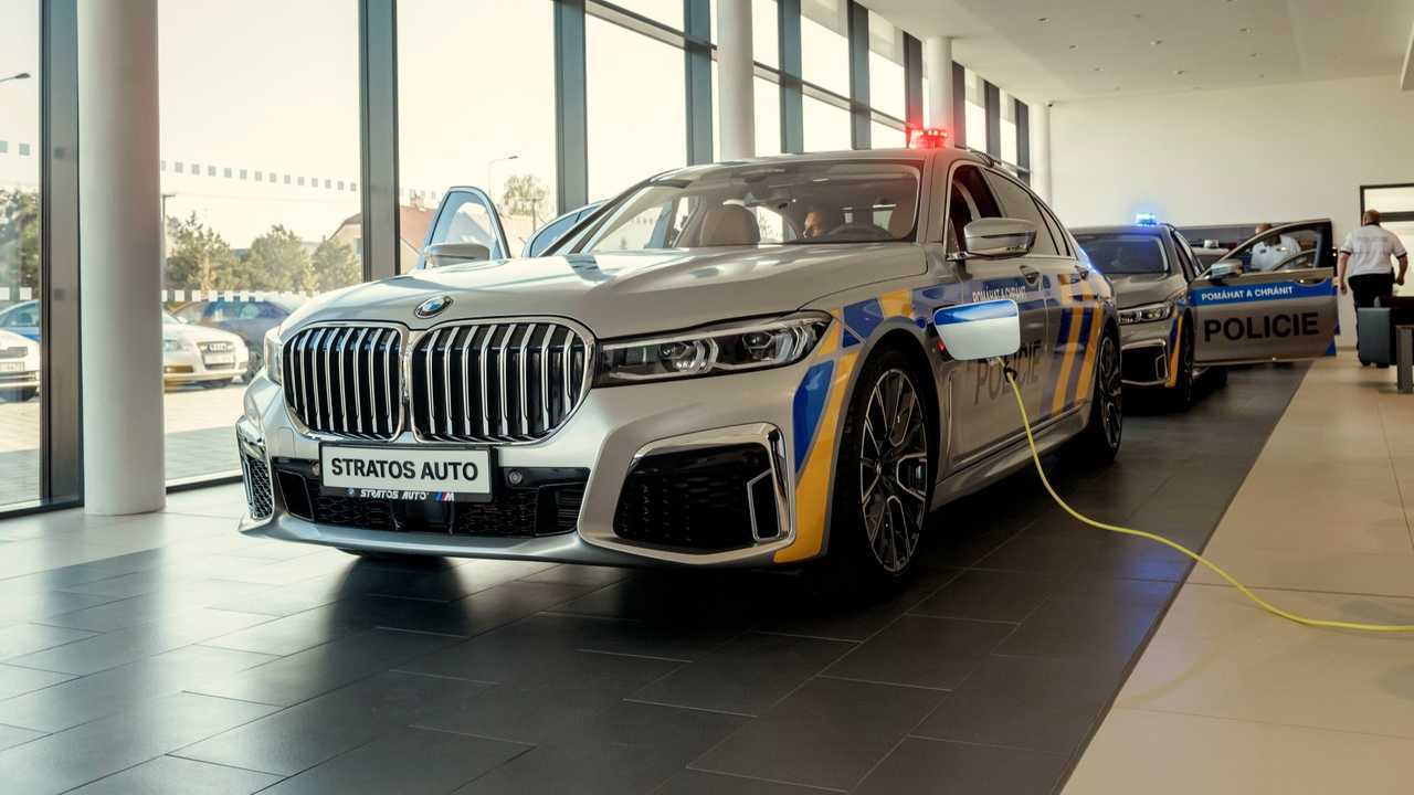 BMW 7 серии на службе в чешской полиции