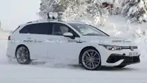 VW Golf R Variant (2021) fast ungetarnt erwischt
