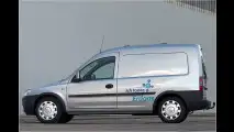 Kleiner Opel mit viel Gas