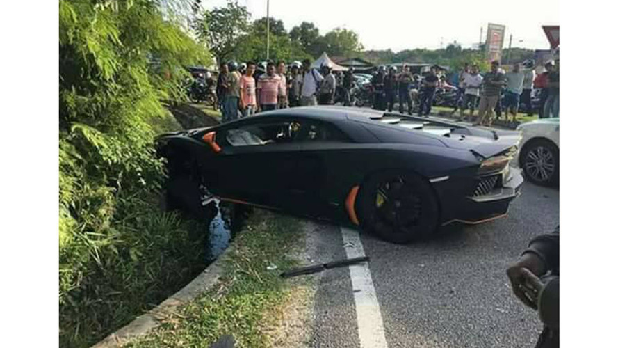 Aventador crash Malaisie