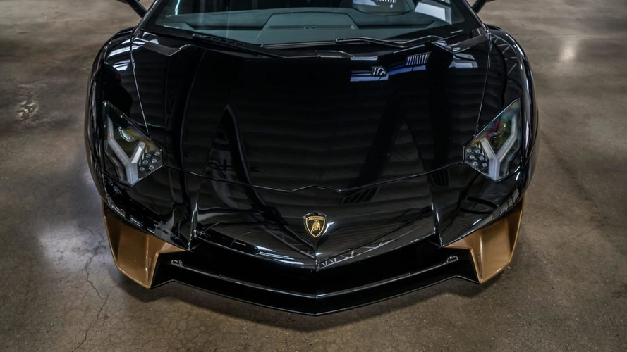 Lamborghini Aventador SV Coupe Gold