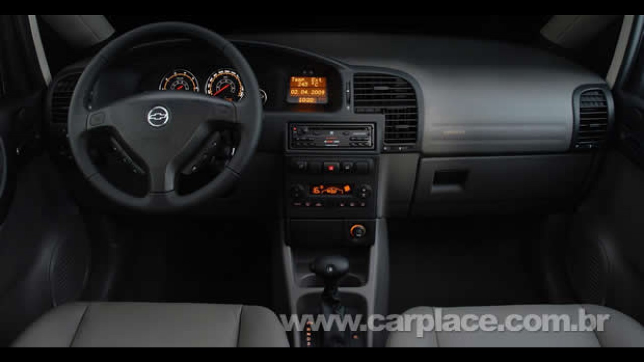 Chevrolet lança Zafira com motor 2.0 Flexpower de 140cv - Por dentro só painel muda