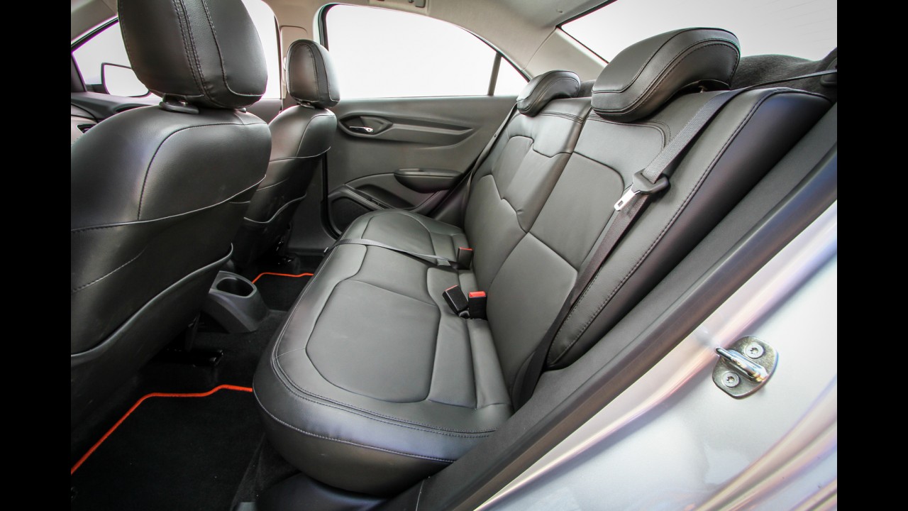 Teste CARPLACE: renovados, Logan e Prisma subiram na vida