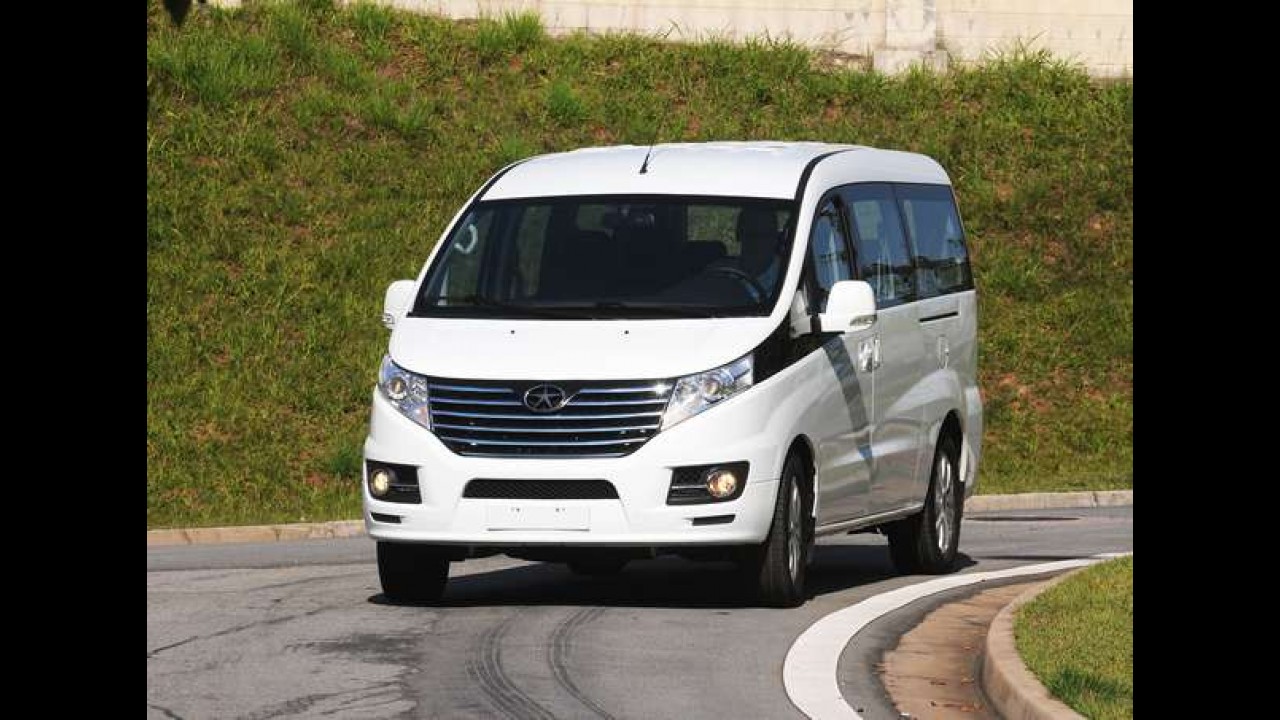 Volta Rápida: JAC T8 quer ser opção executiva entre as vans