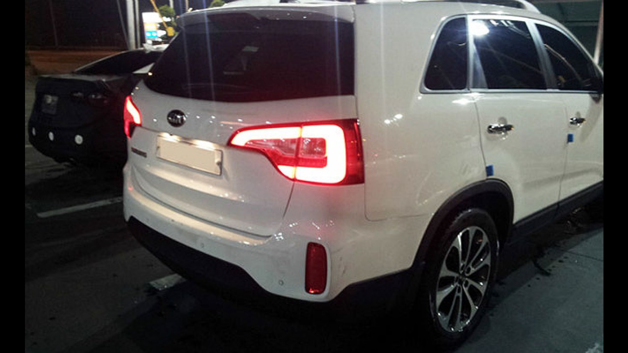 Flagra: Kia Sorento reestilizado é visto totalmente sem camuflagem na Coreia do Sul