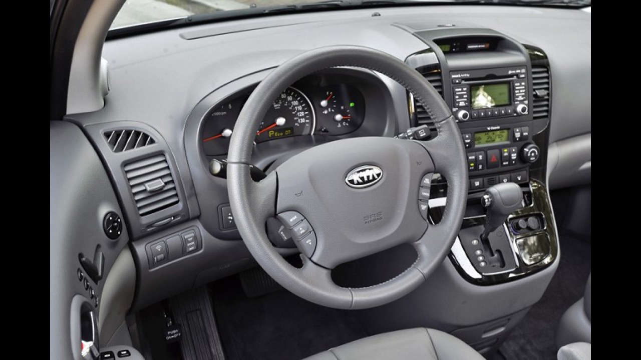 Kia Carnival ganha novidades na linha 2012 - Preços começam em R$ 124.900