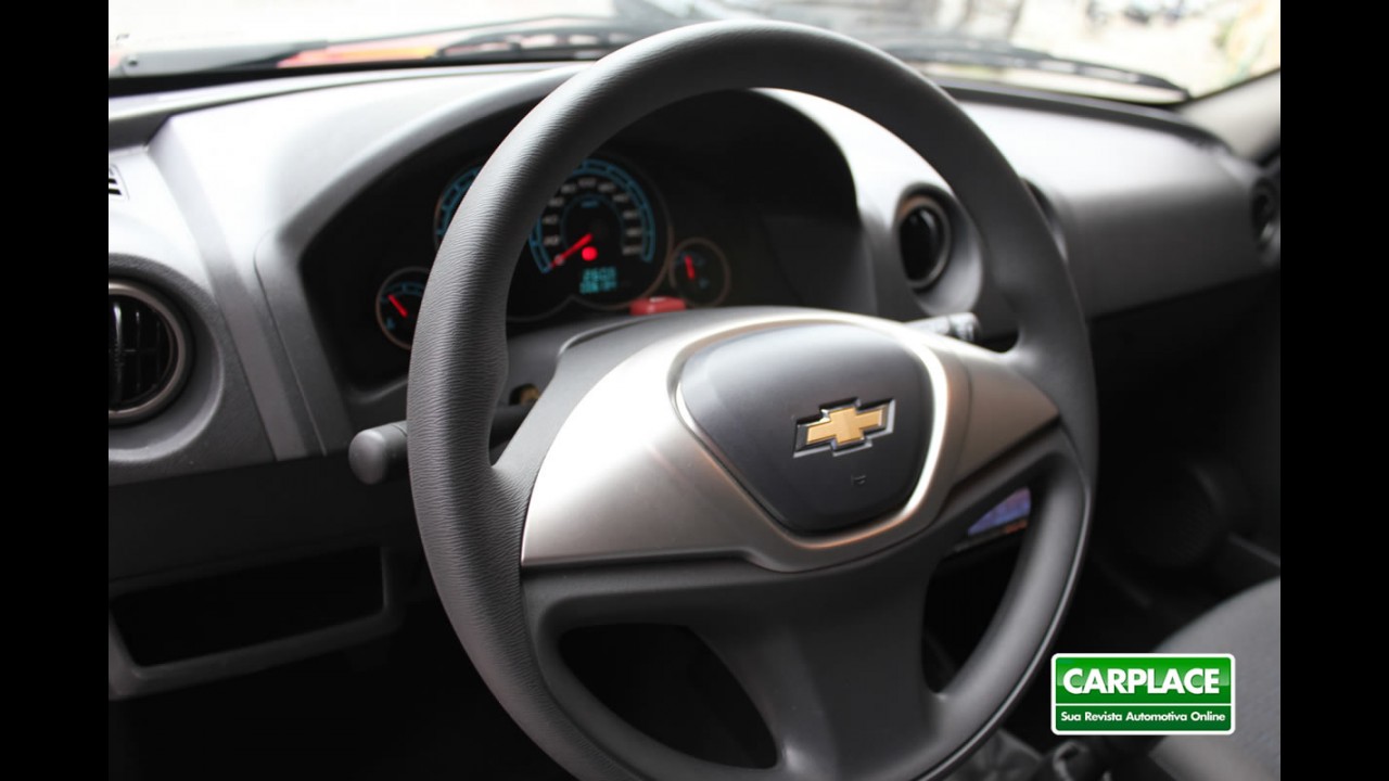 Garagem CARPLACE: Detalhes do acabamento do Chevrolet Celta LT - Fotos em HD