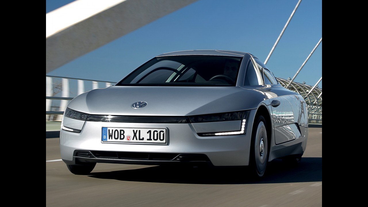Volkswagen XL1, que faz 50 km/l, tem primeira unidade entregue a cliente