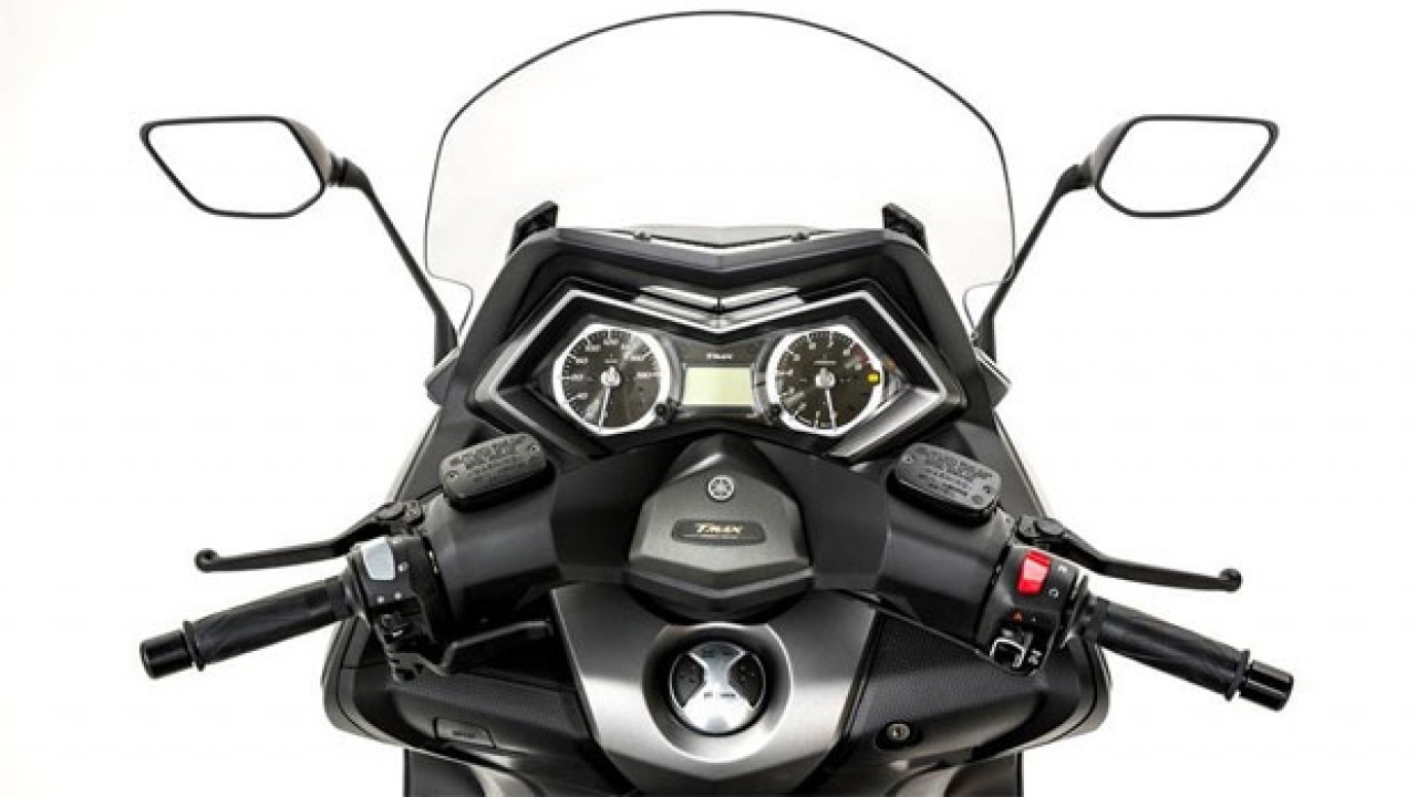 Yamaha T-MAX ganha edição especial na Europa por R$ 32 mil