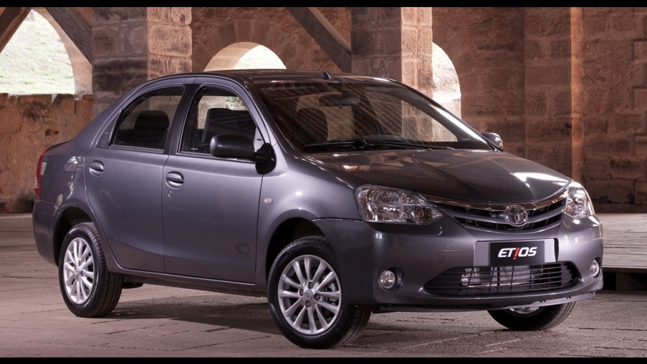 Sedãs compactos: Cobalt dispara e Etios Sedan respira em abril