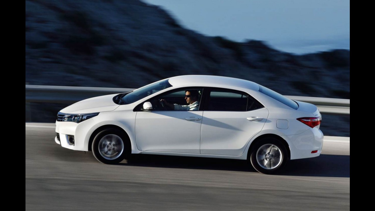 Flagra! Primeira foto do novo Corolla no Brasil confirma modelo europeu