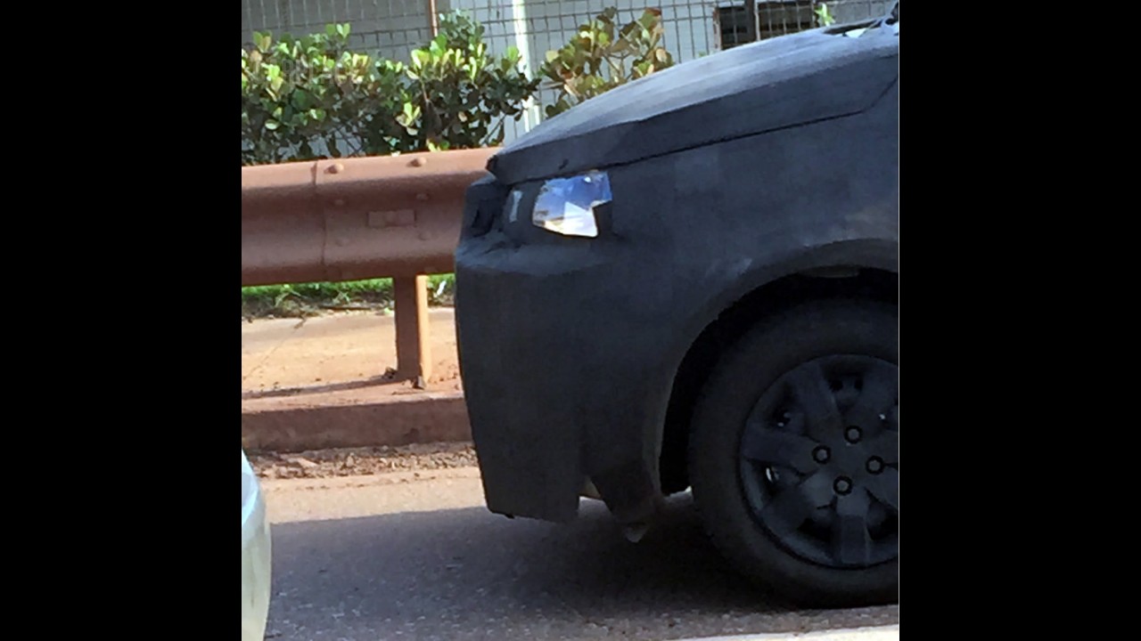Flagra! Novo compacto da Fiat (X1H) terá porte do velho Mille