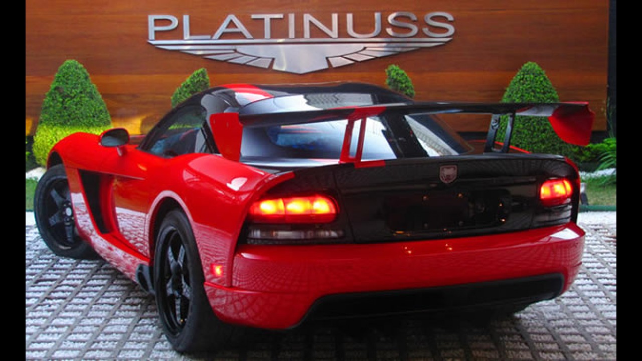 No fim da linha, 6 unidades de série limitada do Dodge Viper V10 8.4 de 600 cv chega ao Brasil