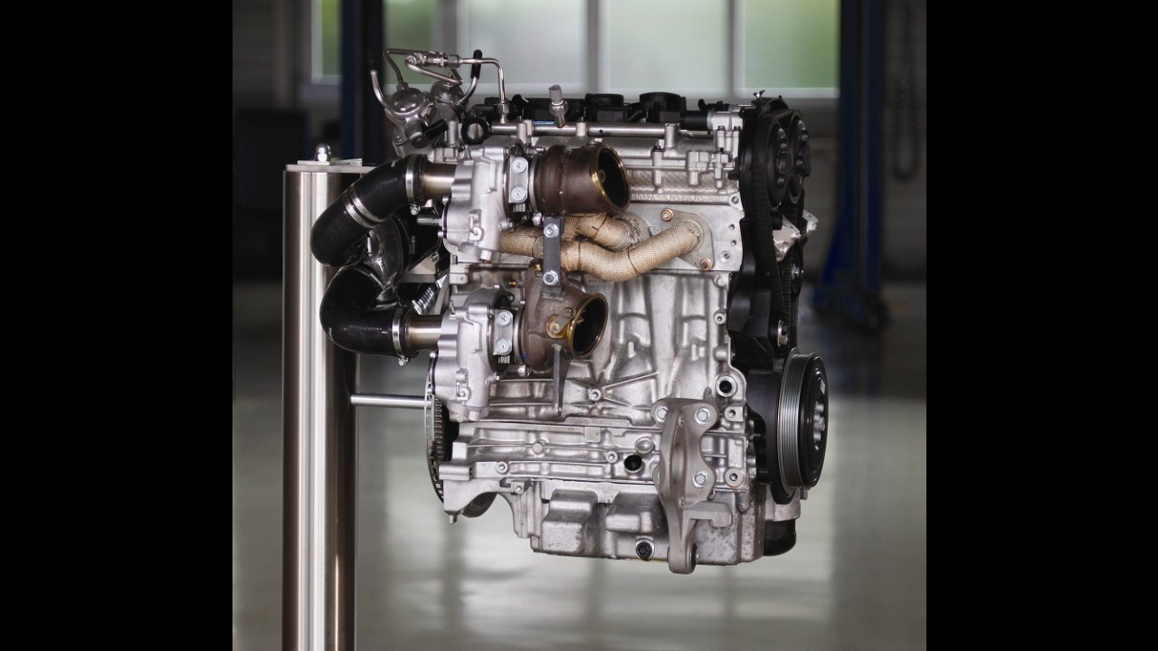 Volvo apresenta motor 2.0 quatro cilindros tri-turbo com 450 cavalos