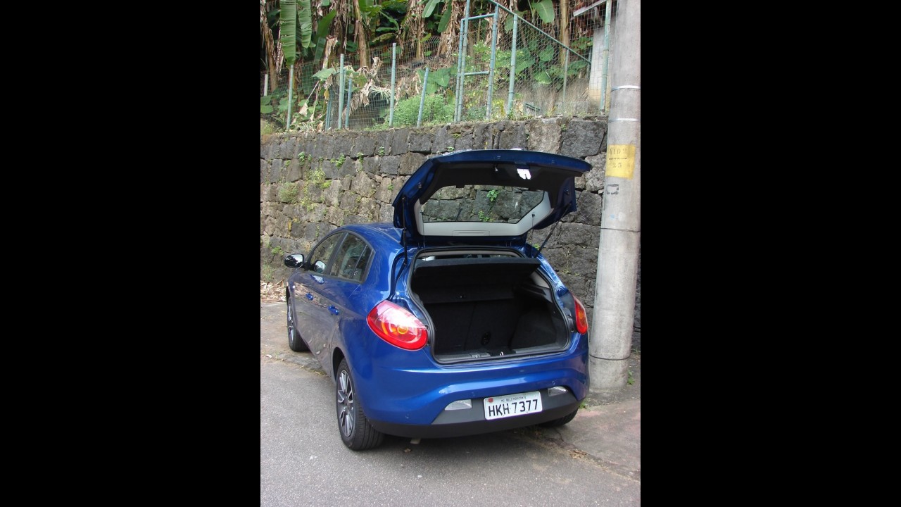 Avaliação - Fiat Bravo Essence 1.8 16V e.TorQ 2011 (Manual)