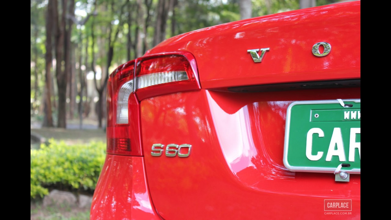 Garagem CARPLACE: Todos os detalhes do visual do Volvo S60 T5 2012