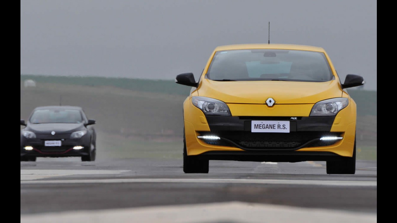 Teste CARPLACE: medimos, com exclusividade, o Mégane RS que acelera em direção ao Brasil