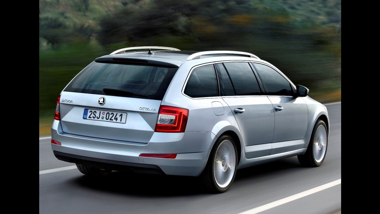 Skoda Octavia Combi tem as primeiras imagens reveladas - Modelo será apresentado em Genebra