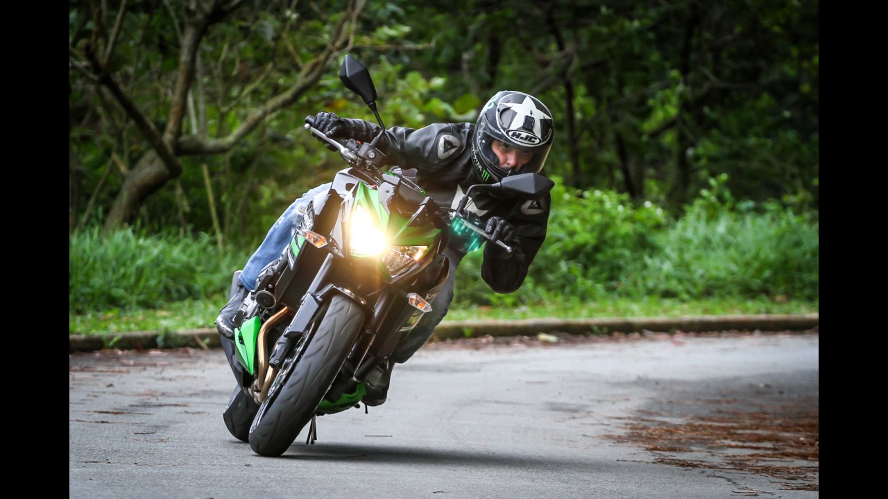 Avaliação: Kawasaki Z800 e BMW F800R - esportividade em quatro ou dois cilindros?