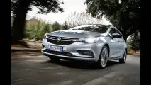 Opel Astra, l’auto a cui basta “chiedere” 