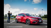 Andrea Dovizioso e la Seat Leon Cupra