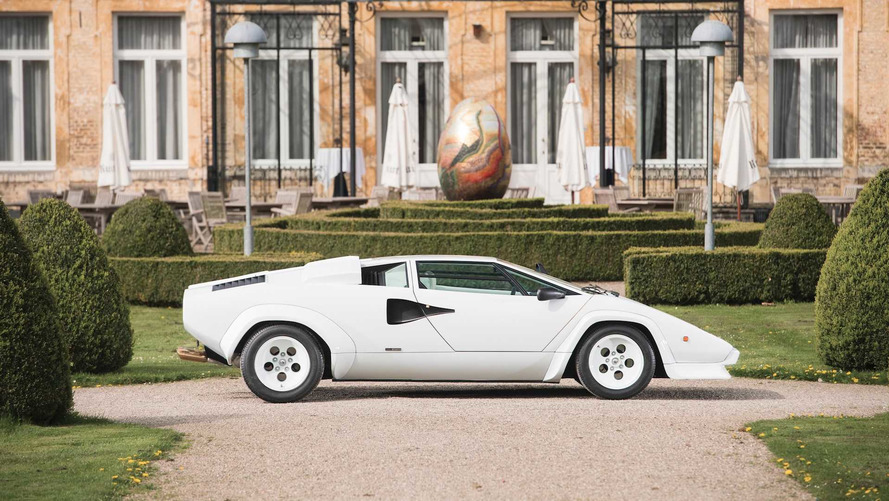 De l'or dans une Lamborghini Countach