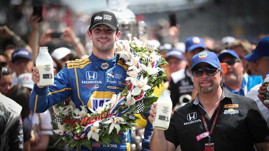 Le vainqueur 2016 Alexander Rossi, et Michael Andretti
