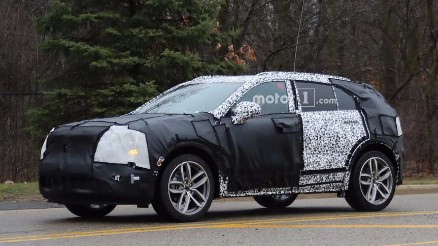 2019 Cadillac XT4 spy photo