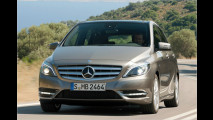 Mercedes stockt auf