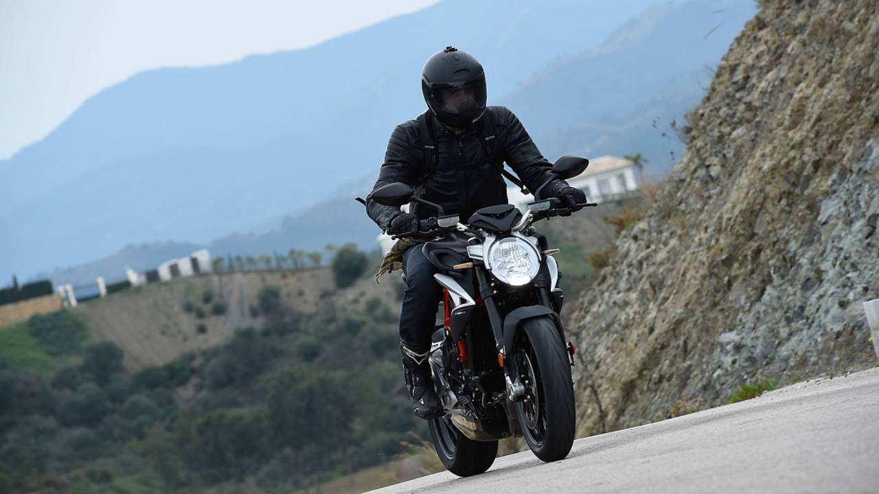 The 2016 MV Agusta Brutale 800 - An Unbelievable First Ride