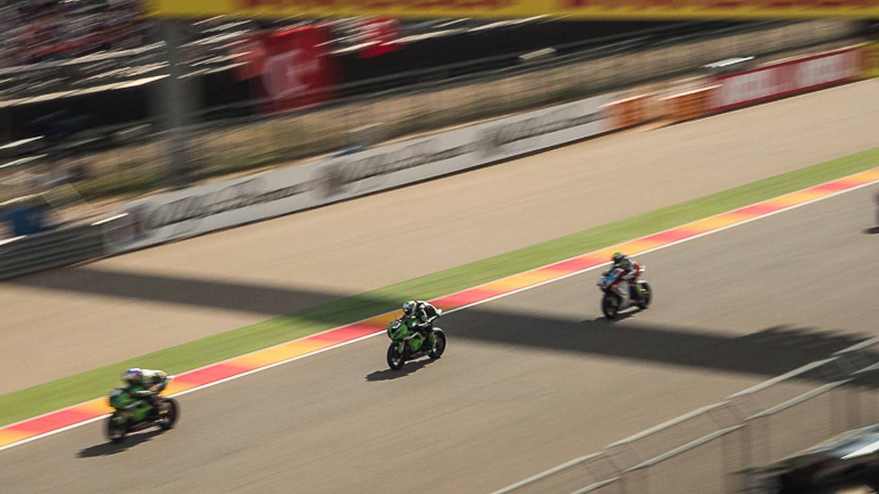 Pirelli Diablo Rosso III Sportbike Tire - Motorland Aragon Track Tested
