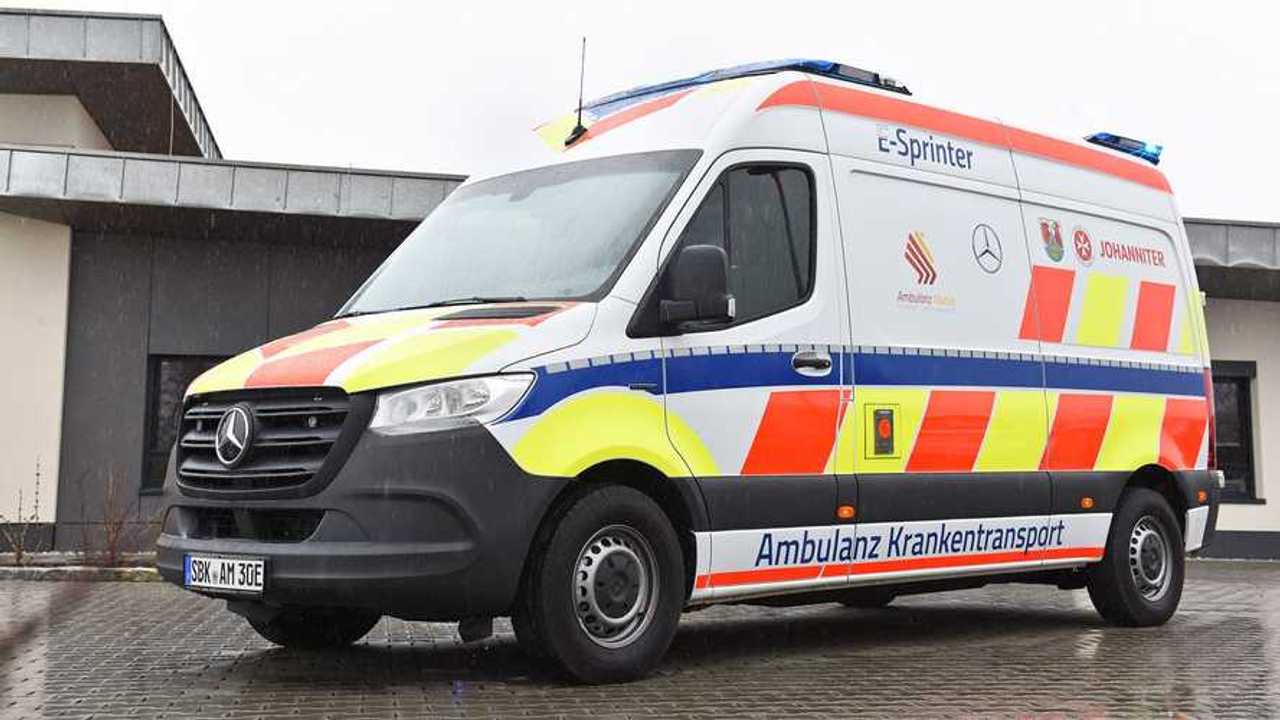Auf Basis des Mercedes eSprinter entstand ein Elektro-Krankenwagen