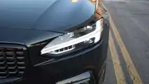 Phare extérieur de la Volvo V90 T6 R-Design AWD 2021