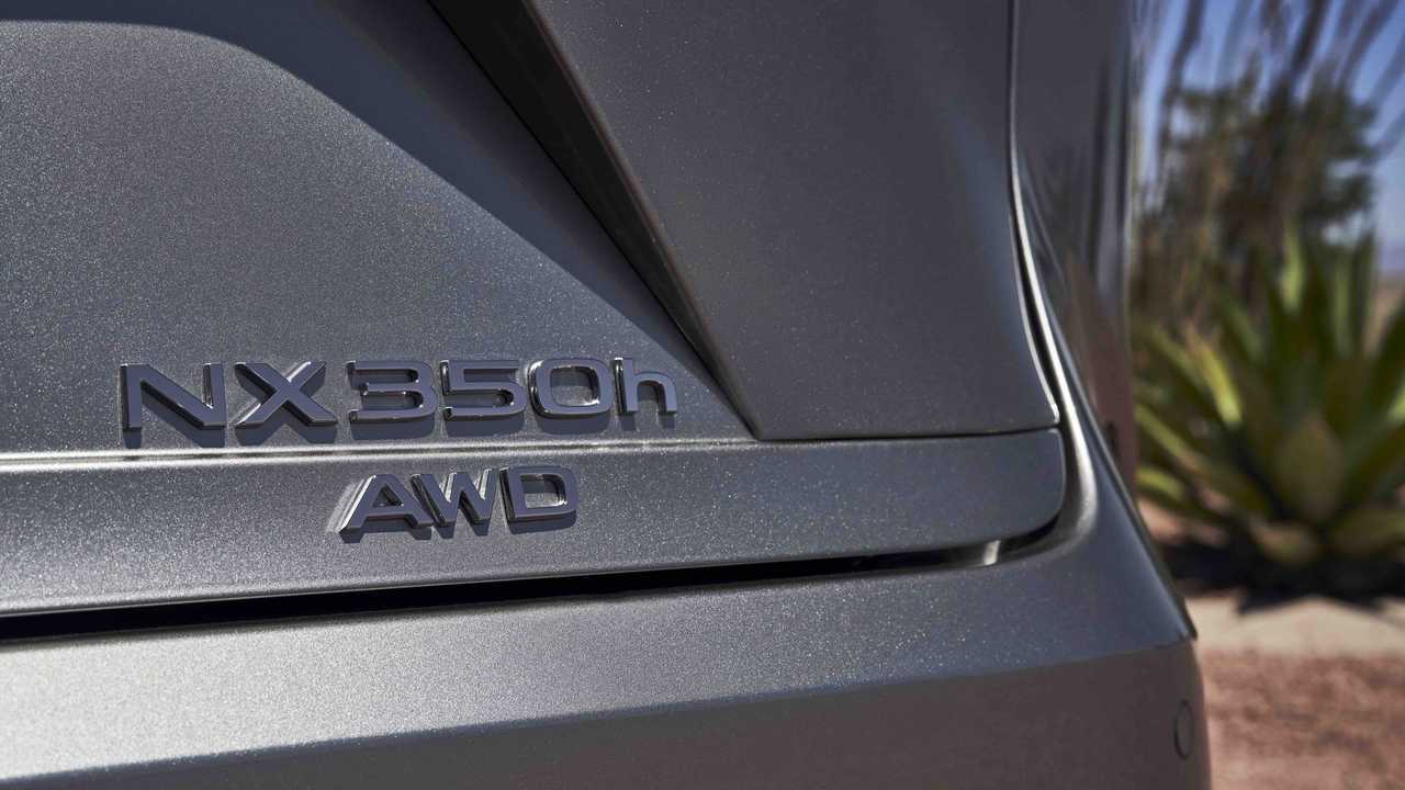 Lexus NX (2022)