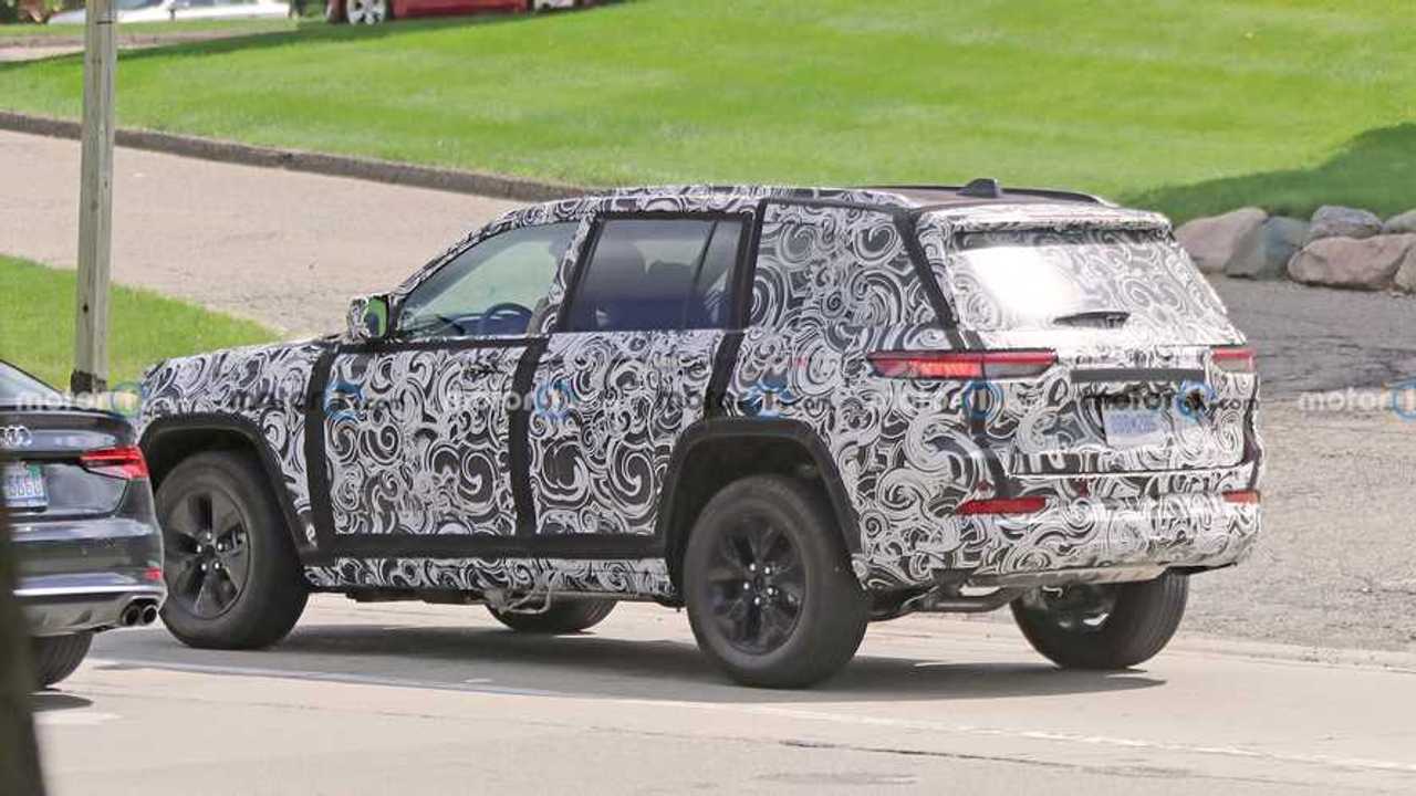 Jeep Grand Cherokee 4xe, le foto spia