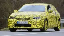 2022 Opel Astra spy shot