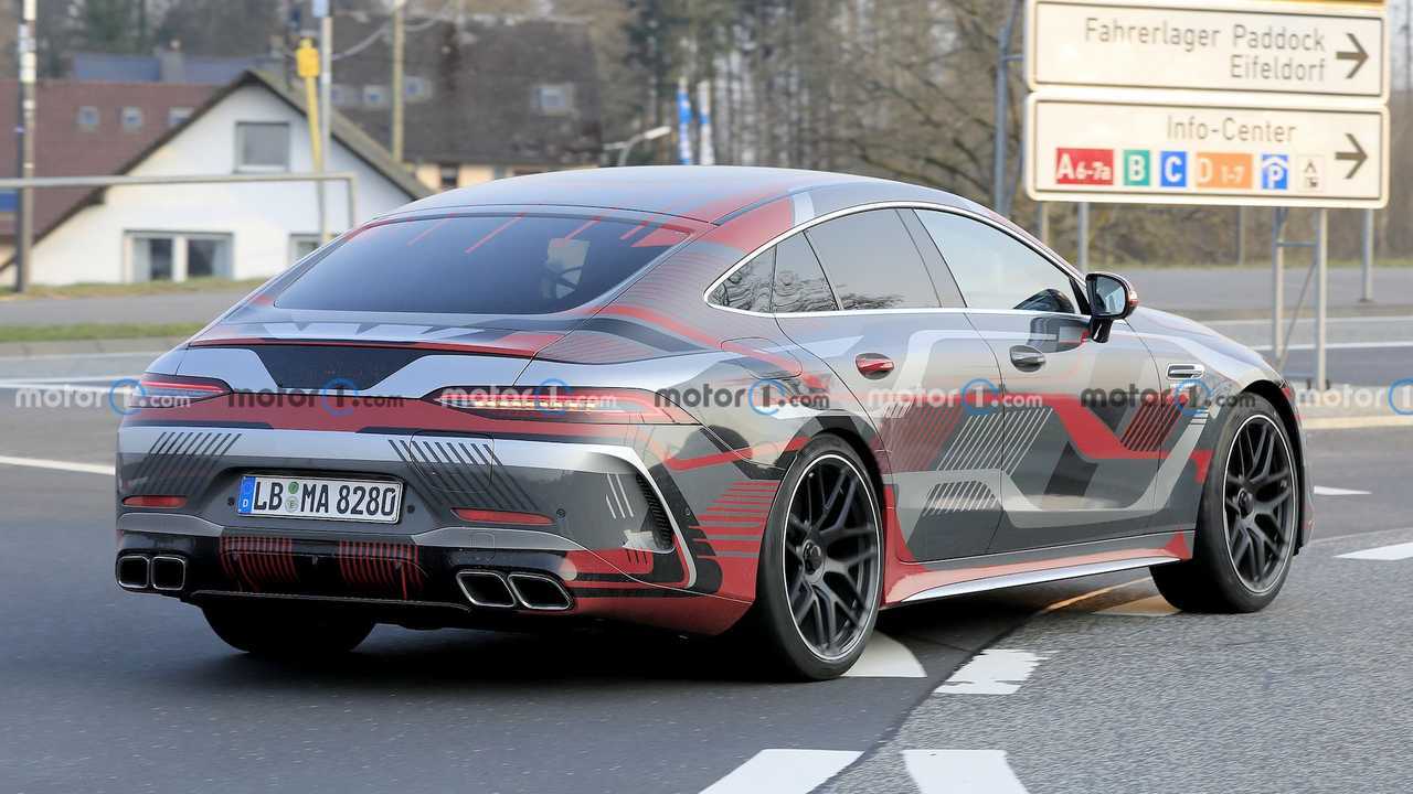 Mercedes-AMG GT73e, le foto spia con livrea