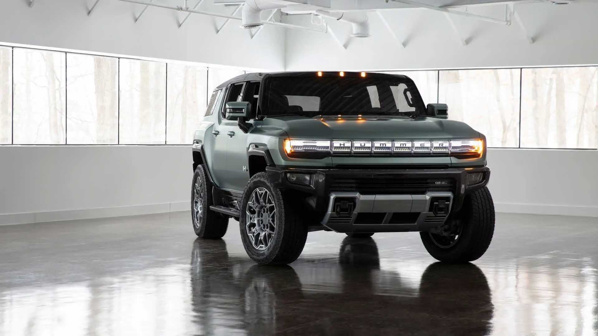2024-gmc-hummer-ev-suv-018.jpg