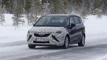 Opel Zafira Facelift spy photo