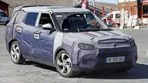 2016 SsangYong Tivoli seven-seat spy photo