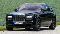 Rolls-Royce crossover mule spy photo