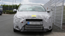 2016 Ford Focus RS mule spy photo