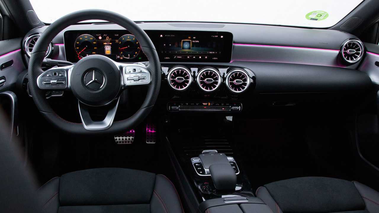 Mercedes-Benz A 200 7G-DCT Sedán 2020 prueba