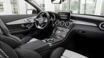 Mercedes C63 Cabriolet'in dünya prömiyerini gerçekleştirdi