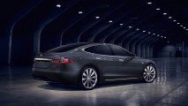 Tesla 340 km menzilli daha ucuz Model S'i piyasaya sürdü