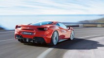 Ferrari'nin çift turbolu V8'i ödülleri silip süpürdü