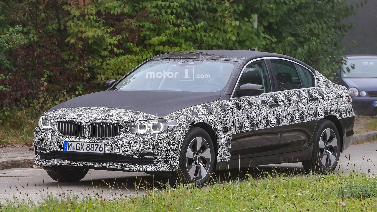 New BMW 5 Series spy photo