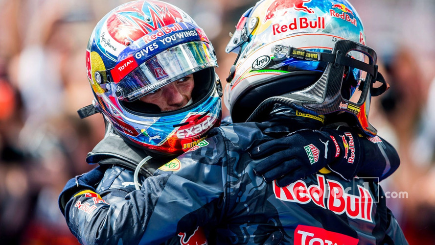 Le troisième, Max Verstappen, Red Bull Racing et le deuxième Daniel Ricciardo, Red Bull Racing