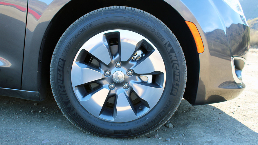 2017 Chrysler Pacifica Hybrid: First Drive